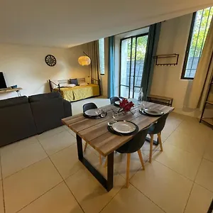 Douceur De Provence , Maubec (Vaucluse) France